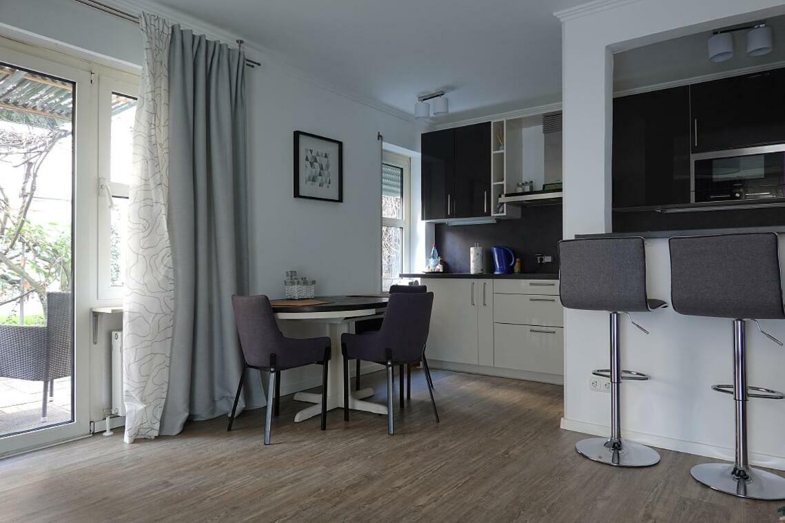 Ruhige Ferienwohnung Mitten In ヴィースバーデン エクステリア 写真