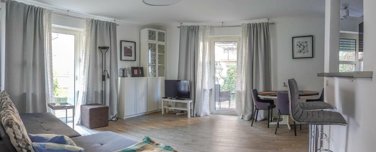 Ruhige Ferienwohnung Mitten In ヴィースバーデン エクステリア 写真